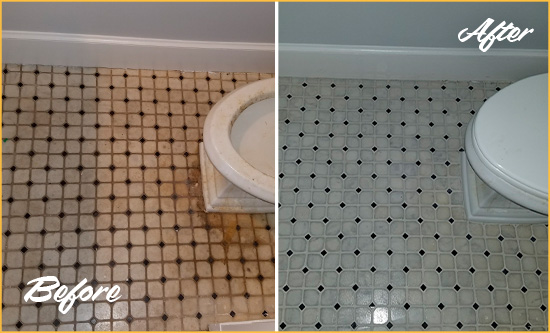 Sir Grout Cleans this Surfside Beach Bathroom Tile and Grout Cleaned to Remove Stains Before and After Picture of a Surfside Beach Bathroom Tile and Grout Cleaned to Remove Stains